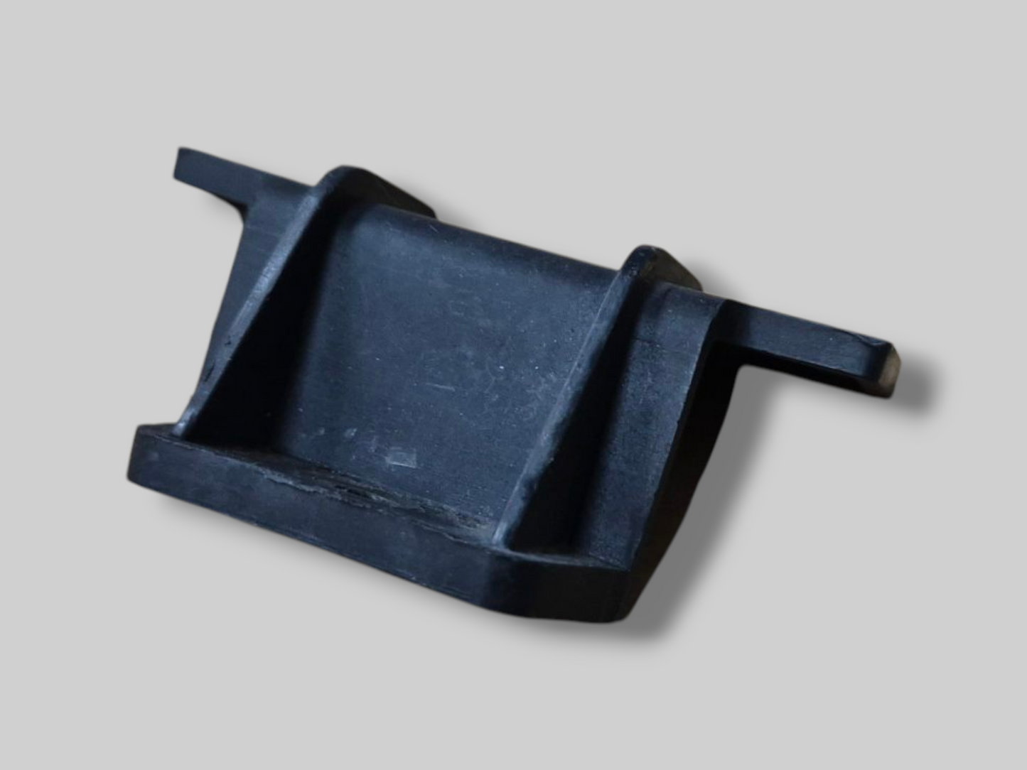 ONDER ZADEL / ACCUHOUDER AP8138591 Aprilia RSV Mille 98-03