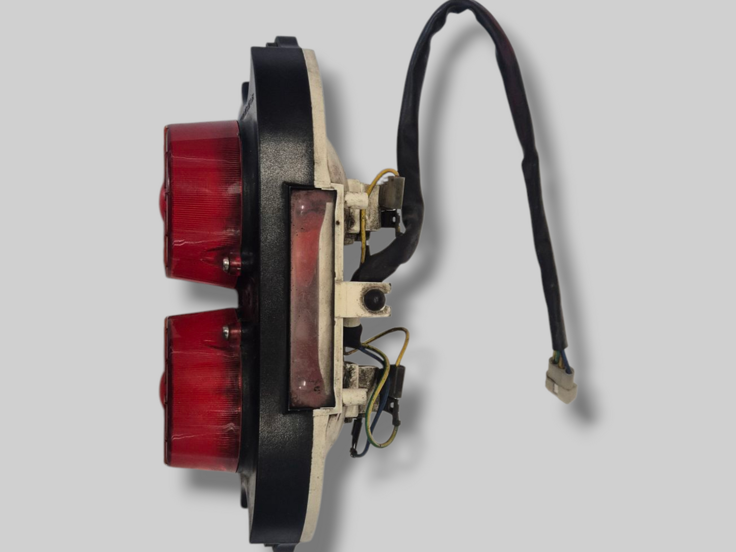 FEU ARRIÈRE AP8127070 Aprilia RSV Mille 2003 / Tuono 02-05