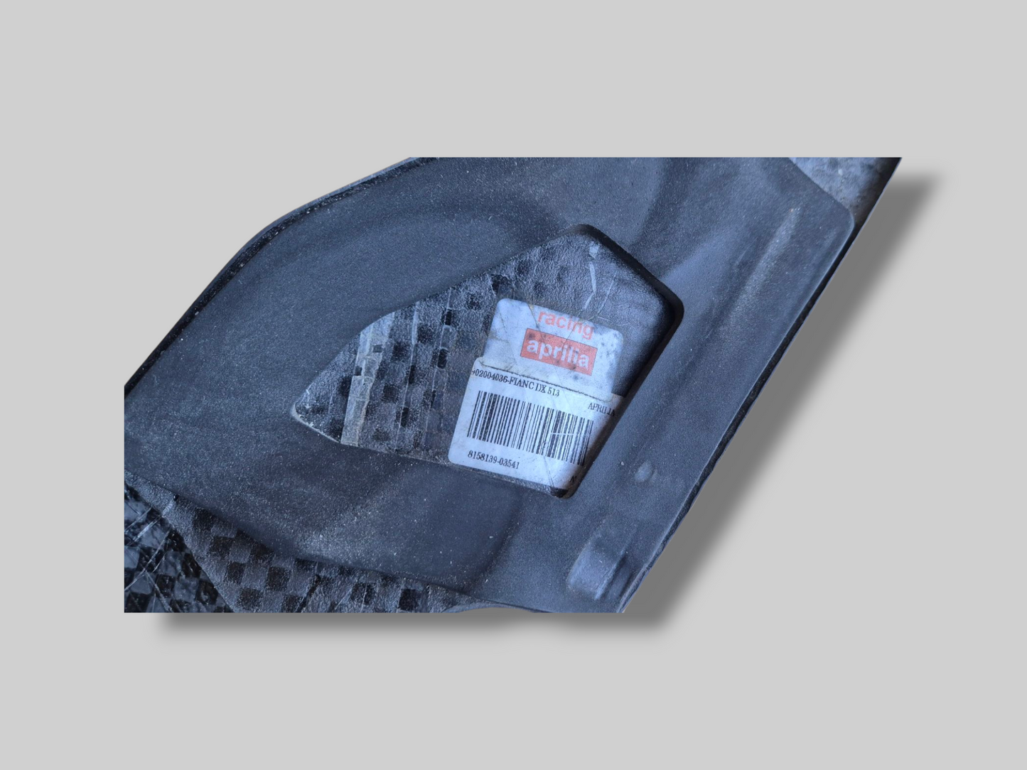 RIGHT-HAND SIDE PANEL FAIRING CARBON AP8158139 Aprilia RSV1000R 2004-2005