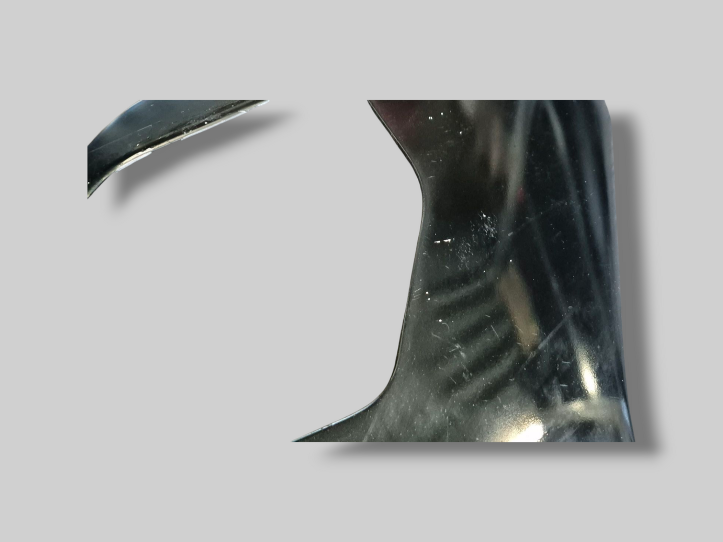 CARÉNAGE CÔTÉ DROIT DIABLO NOIR AP8149275 Aprilia RSV Mille 98-00