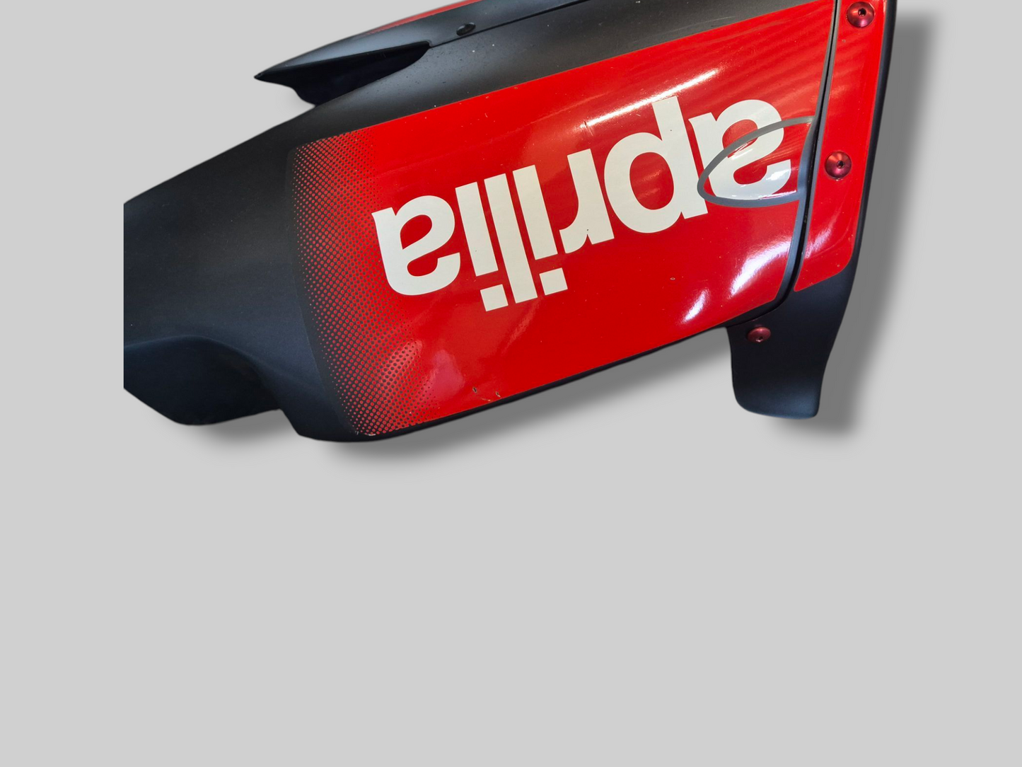 BELLYPAN GLANZEND ZWART AP8168435 AP8168434 Aprilia RSV Mille 1998-2003