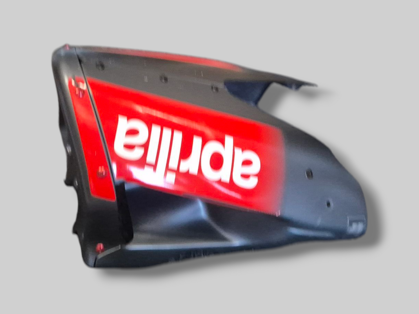 BELLYPAN GLANZEND ZWART AP8168435 AP8168434 Aprilia RSV Mille 1998-2003