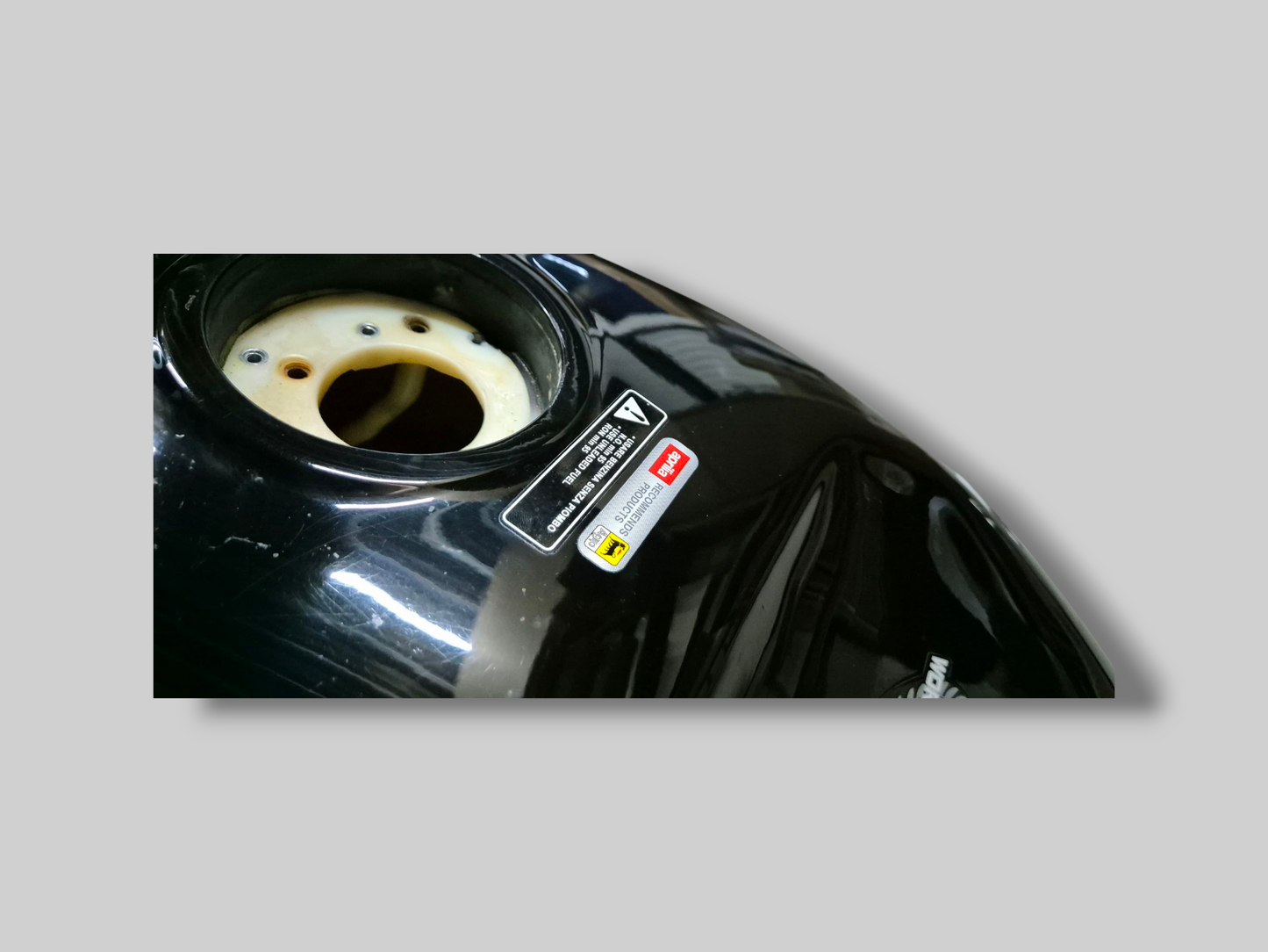 FUEL TANK RSV MILLE R 2000 BLACK AP8148543 Aprilia RSV Mille 1998-200