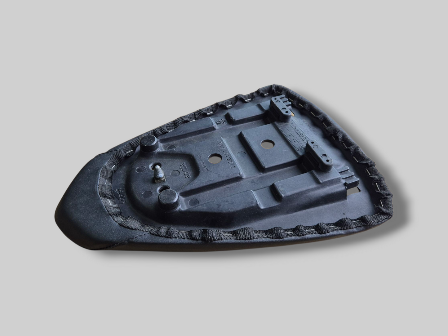 REAR PASSENGER SEAT / SADDLE AP8129170 Aprilia RSV Mille 1998-2000