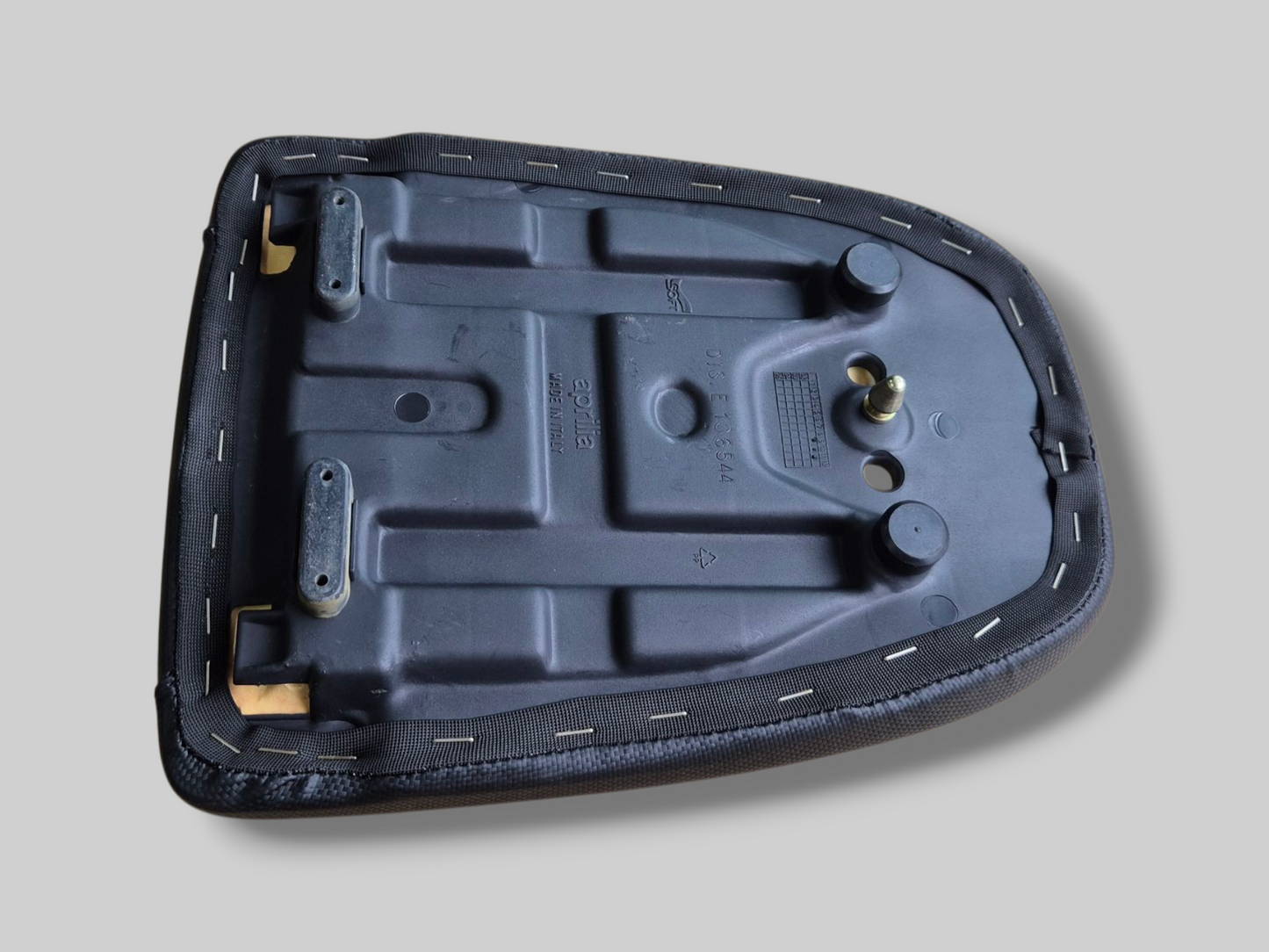 REAR PASSENGER SADDLE AP8129374 Aprilia RSV Mille 2003 / Tuono 02-05