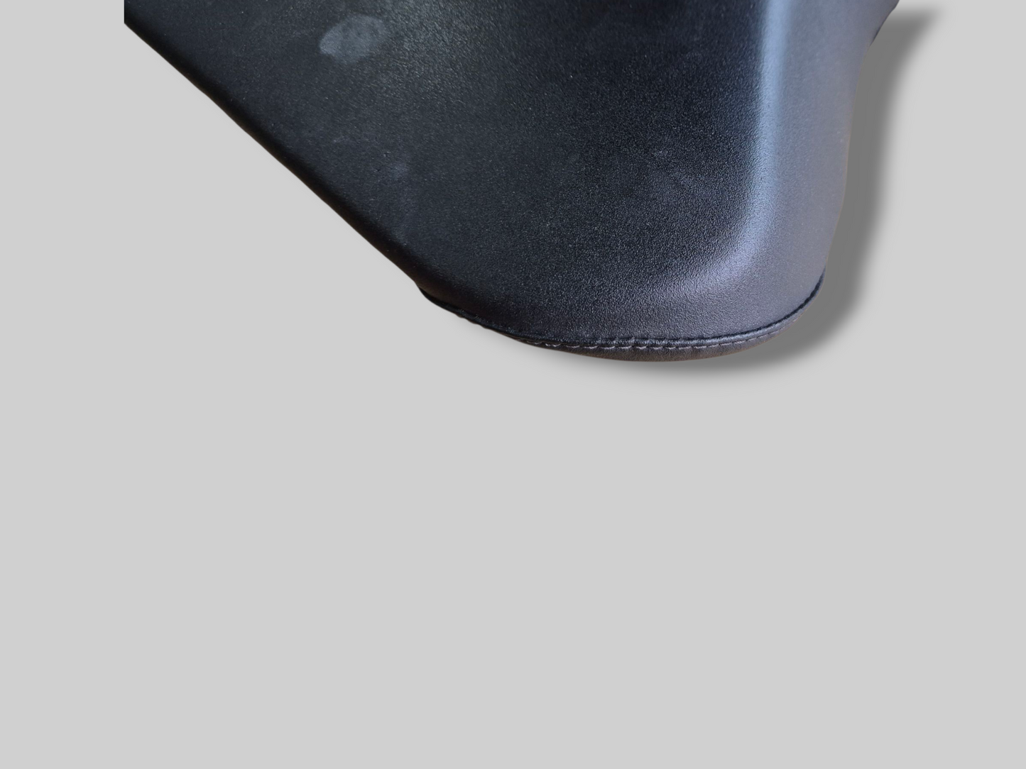 DRIVERS SADDLE SEAT AP8129169 Aprilia RSV Mille 1998-2000