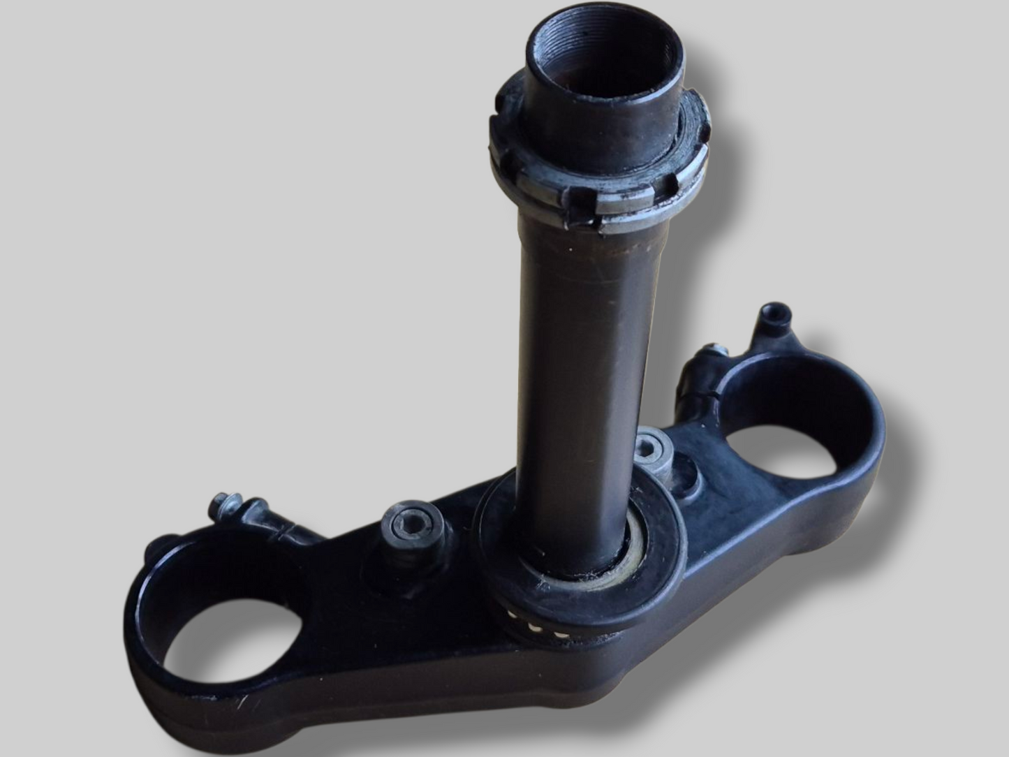 LOWER TRIPLE CLAMP STEM BASE AP8123640 Aprilia RSV Mille 98-03 / Tuono 02-05