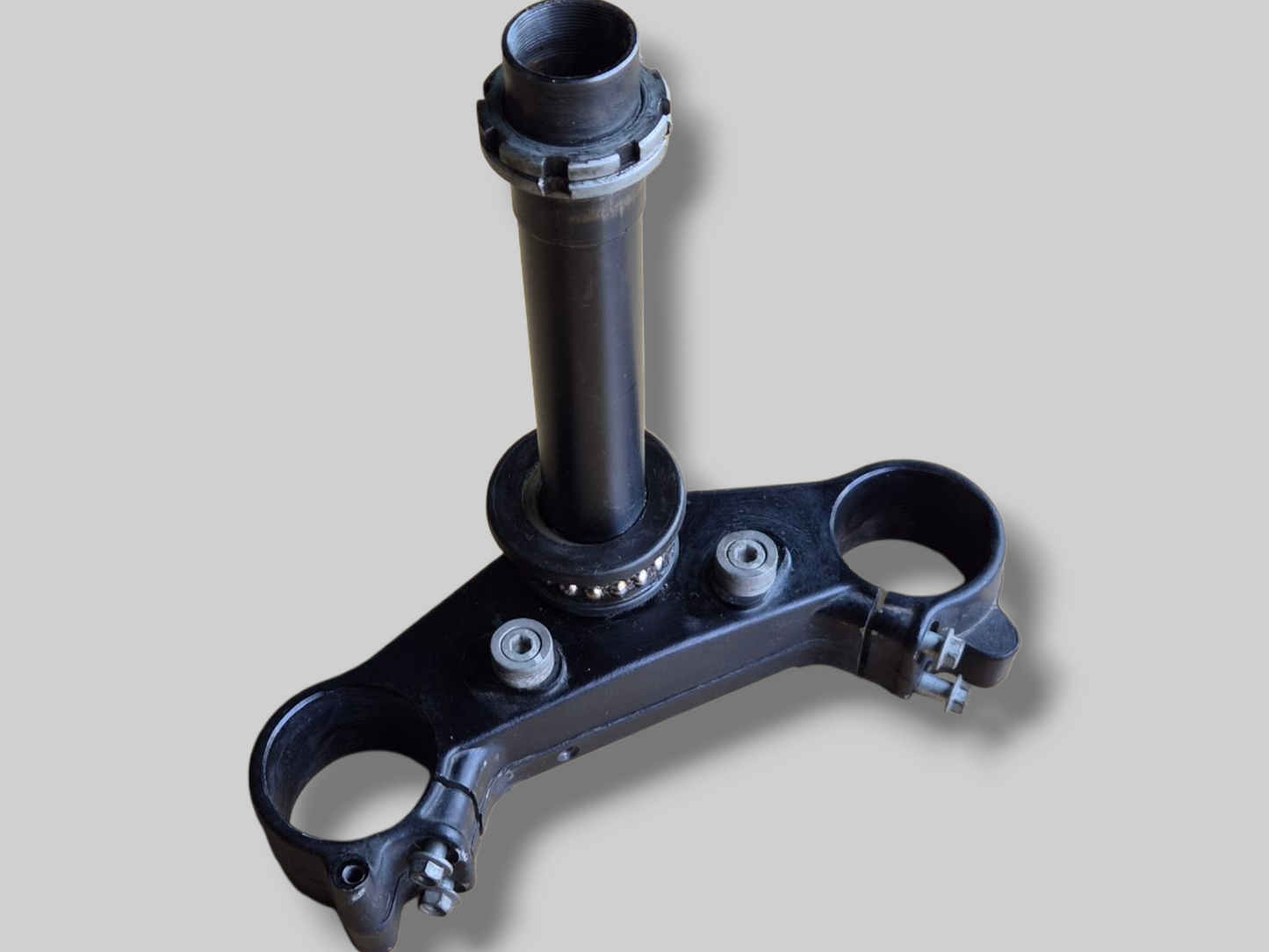LOWER TRIPLE CLAMP STEM BASE AP8123640 Aprilia RSV Mille 98-03 / Tuono 02-05