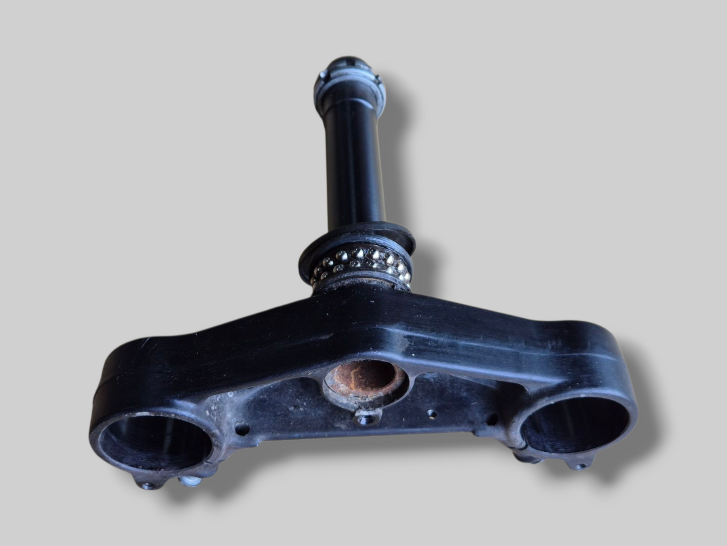 LOWER TRIPLE CLAMP STEM BASE AP8123640 Aprilia RSV Mille 98-03 / Tuono 02-05