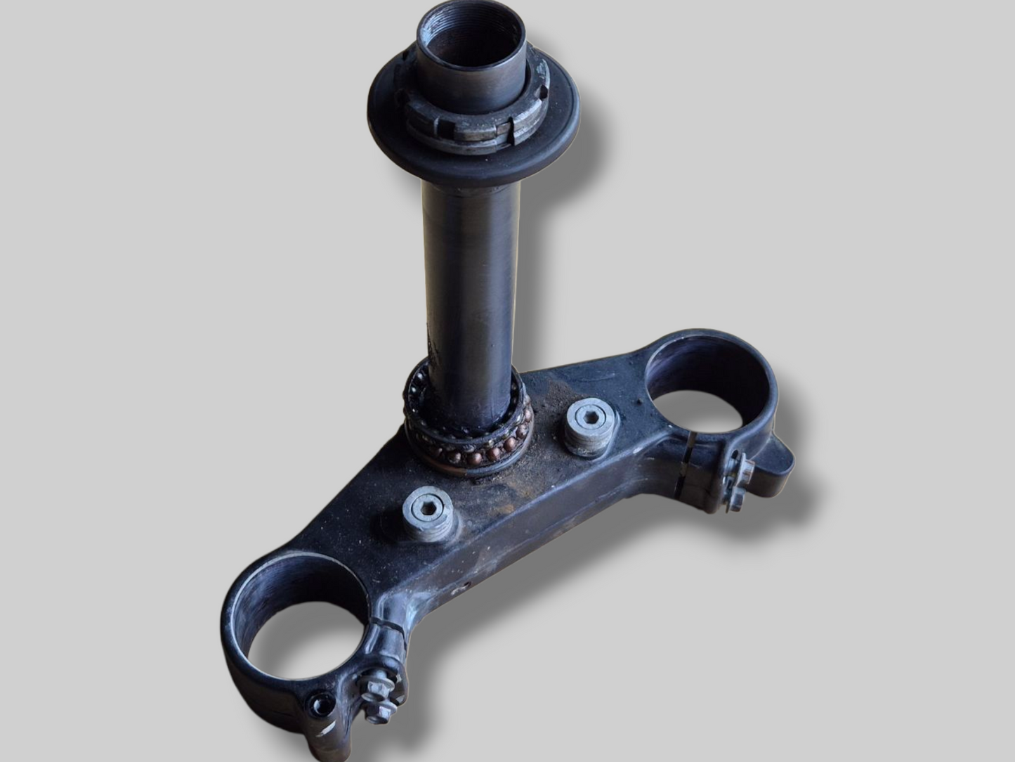 LOWER TRIPLE CLAMP STEM BASE AP8123640 Aprilia RSV Mille 98-03 / Tuono 02-05