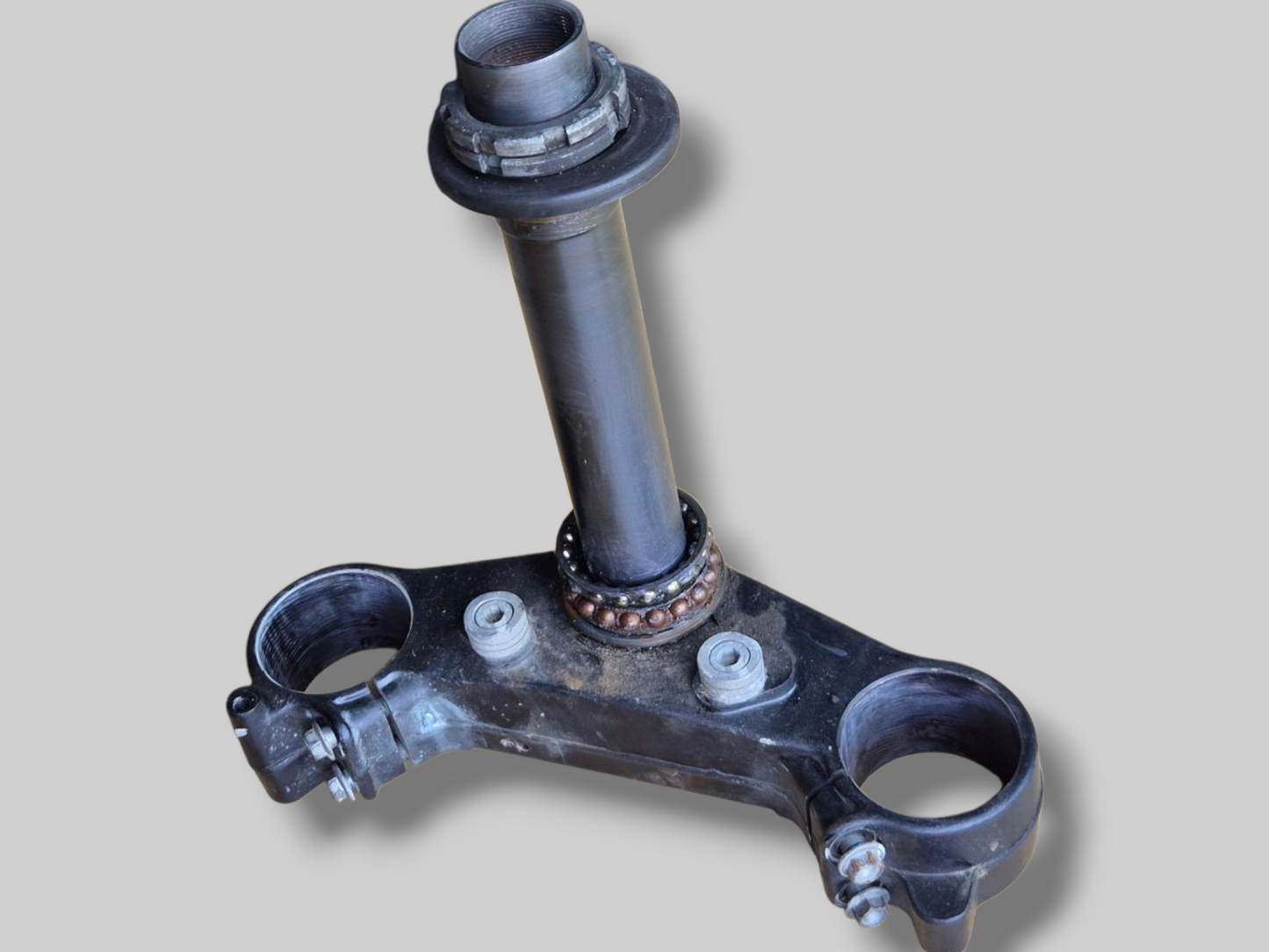 LOWER TRIPLE CLAMP STEM BASE AP8123640 Aprilia RSV Mille 98-03 / Tuono 02-05