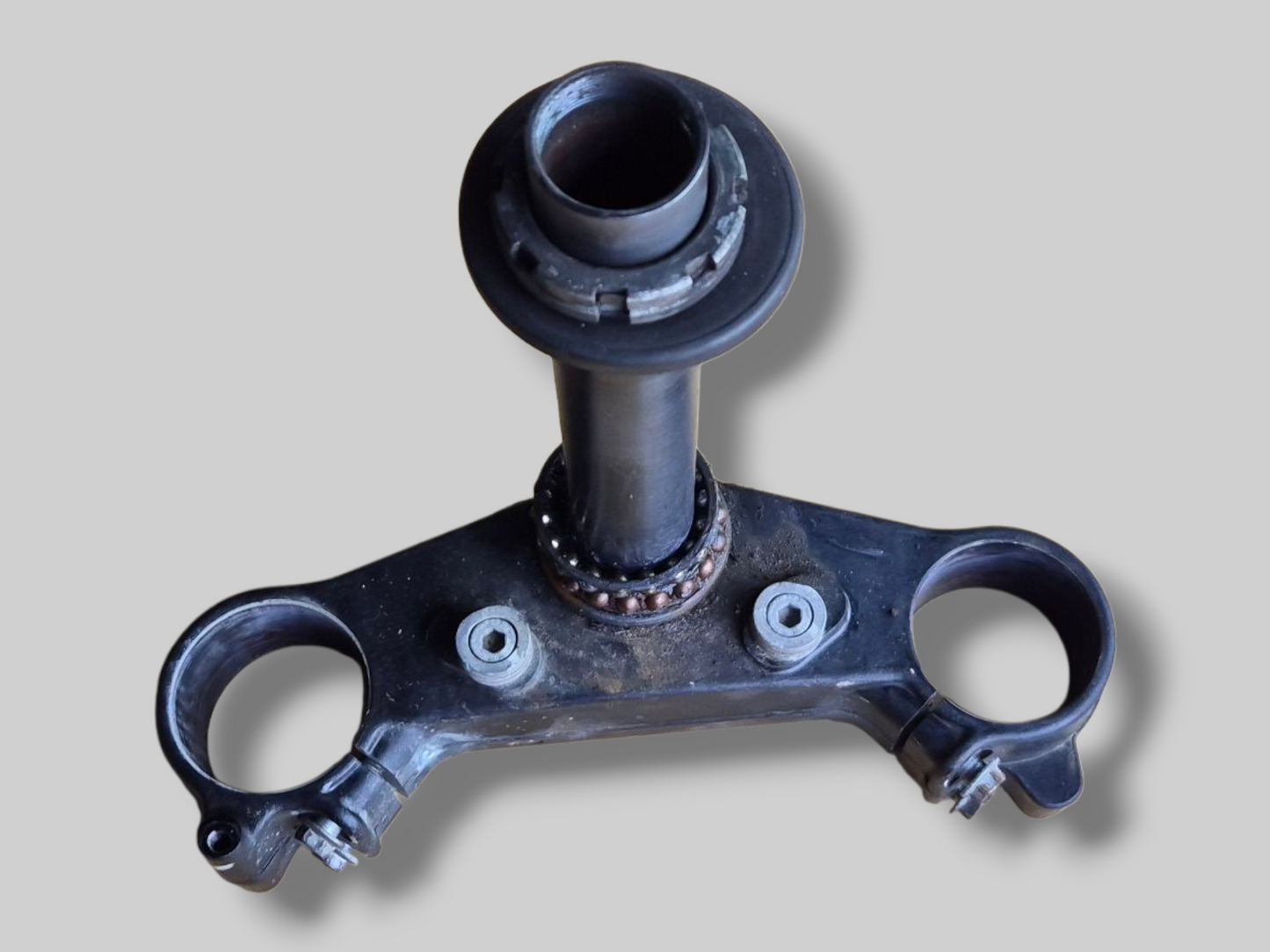 LOWER TRIPLE CLAMP STEM BASE AP8123640 Aprilia RSV Mille 98-03 / Tuono 02-05