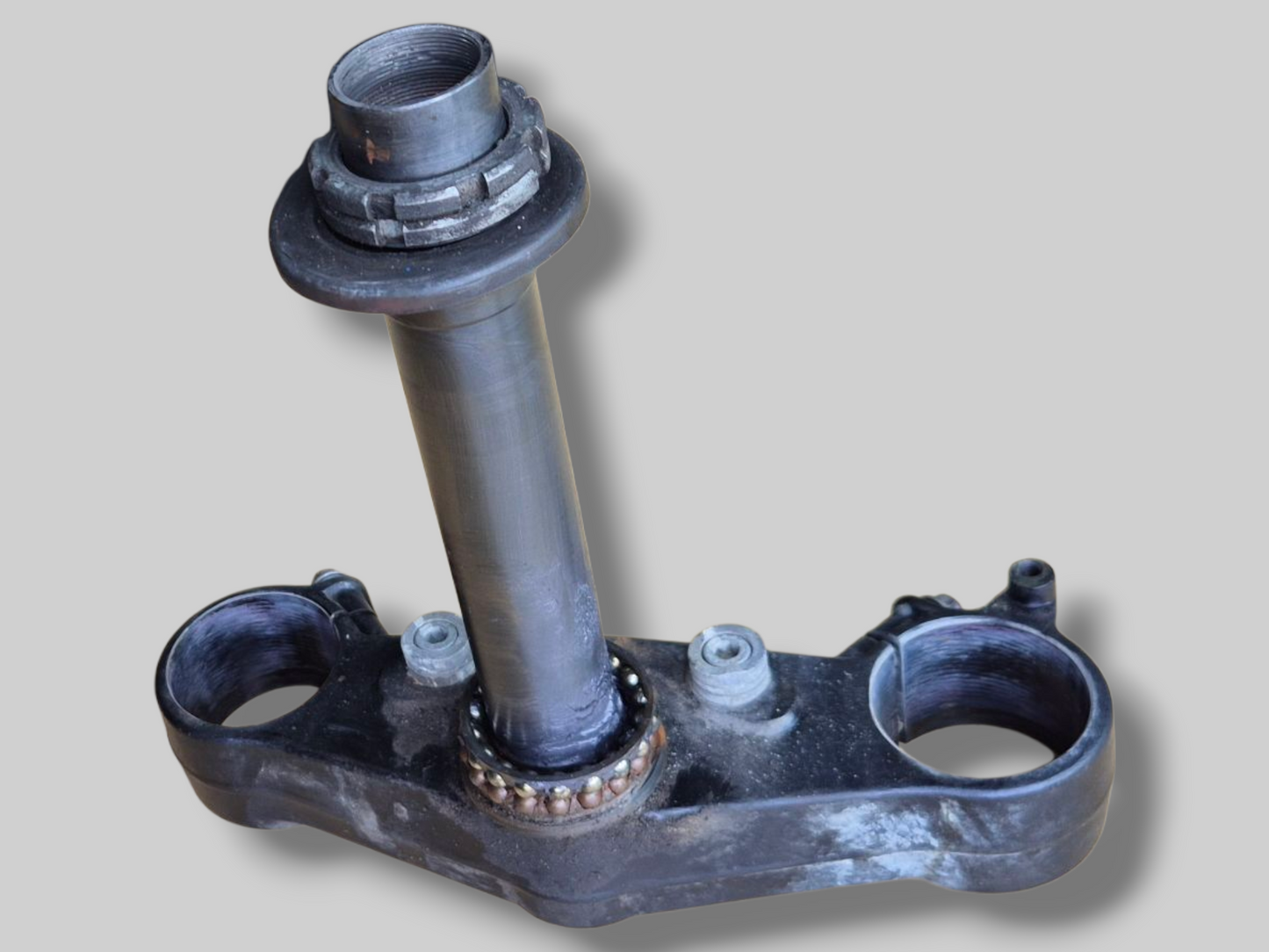 LOWER TRIPLE CLAMP STEM BASE AP8123640 Aprilia RSV Mille 98-03 / Tuono 02-05