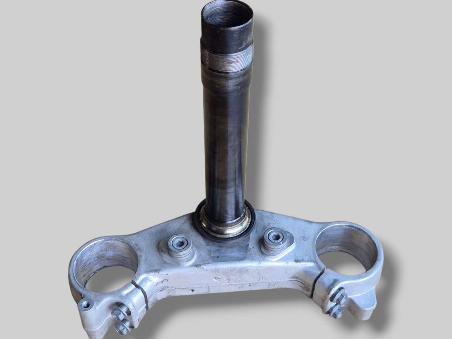 LOWER TRIPLE CLAMP STEM BASE AP8123640 Aprilia RSV Mille 98-03 / Tuono 02-05