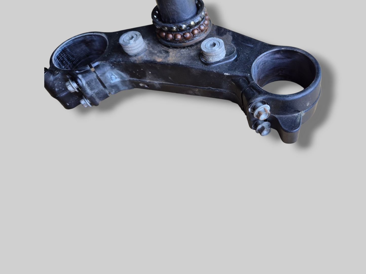 LOWER TRIPLE CLAMP STEM BASE AP8123640 Aprilia RSV Mille 98-03 / Tuono 02-05