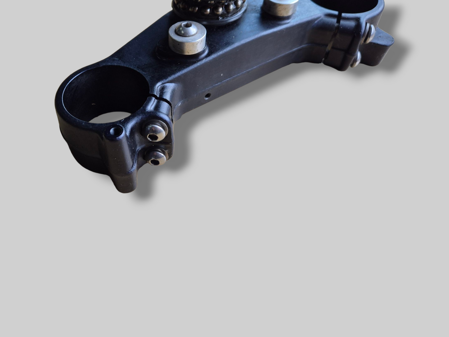 LOWER TRIPLE CLAMP STEM BASE AP8123640 Aprilia RSV Mille 98-03 / Tuono 02-05