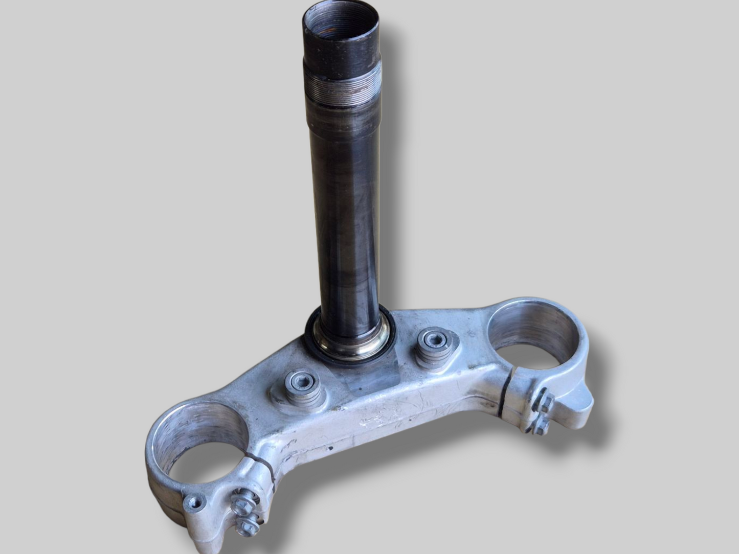 LOWER TRIPLE CLAMP STEM BASE AP8123640 Aprilia RSV Mille 98-03 / Tuono 02-05