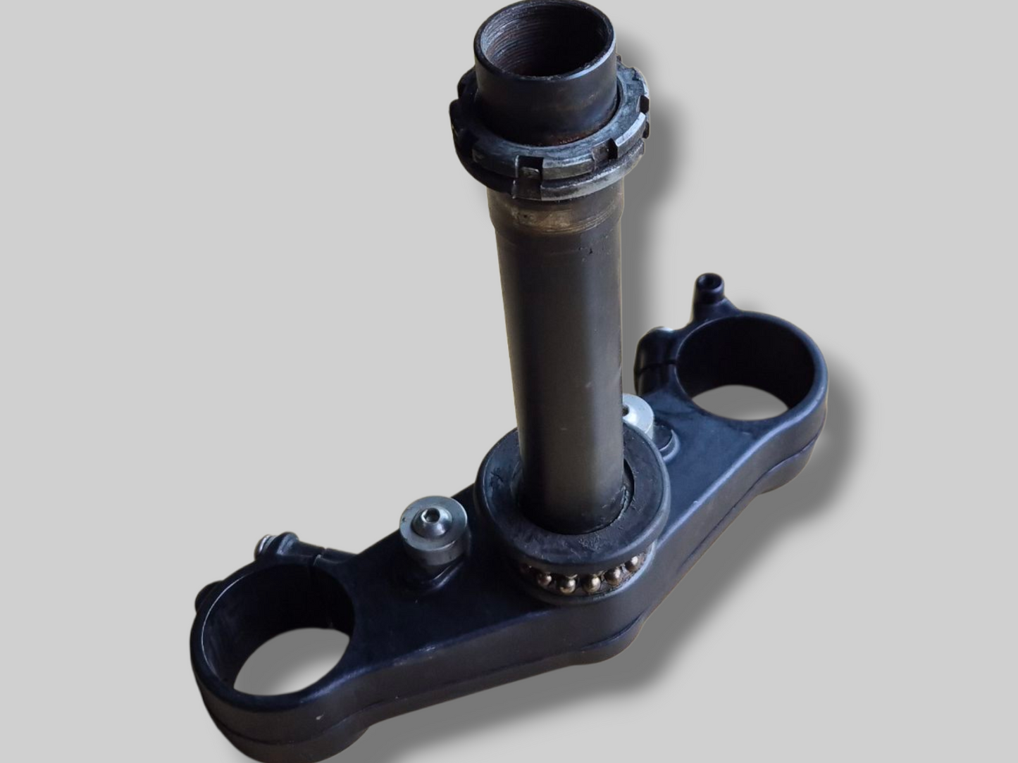 LOWER TRIPLE CLAMP STEM BASE AP8123640 Aprilia RSV Mille 98-03 / Tuono 02-05