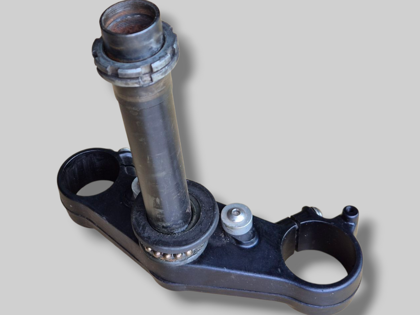 LOWER TRIPLE CLAMP STEM BASE AP8123640 Aprilia RSV Mille 98-03 / Tuono 02-05