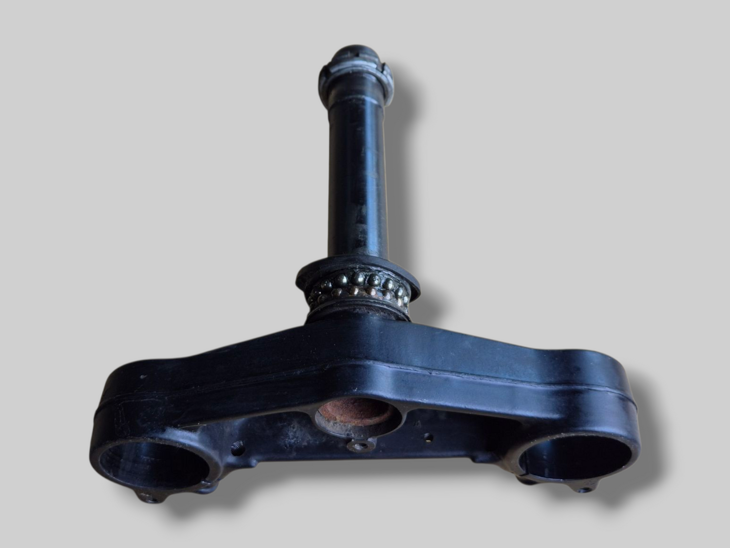 LOWER TRIPLE CLAMP STEM BASE AP8123640 Aprilia RSV Mille 98-03 / Tuono 02-05