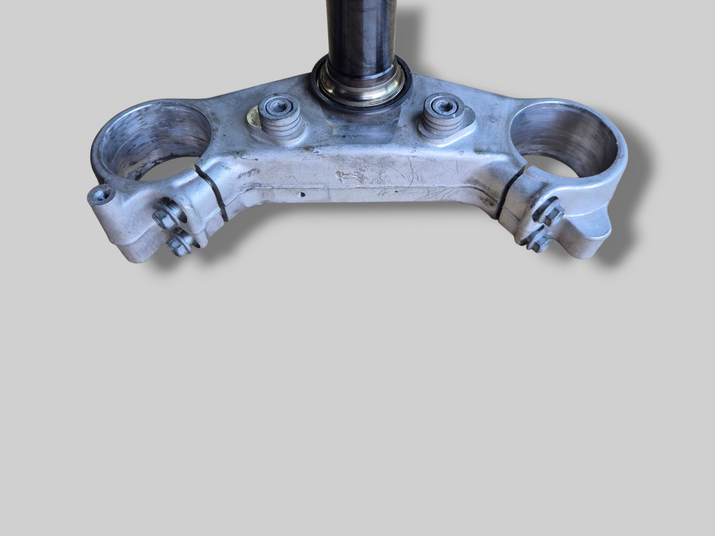 LOWER TRIPLE CLAMP STEM BASE AP8123640 Aprilia RSV Mille 98-03 / Tuono 02-05