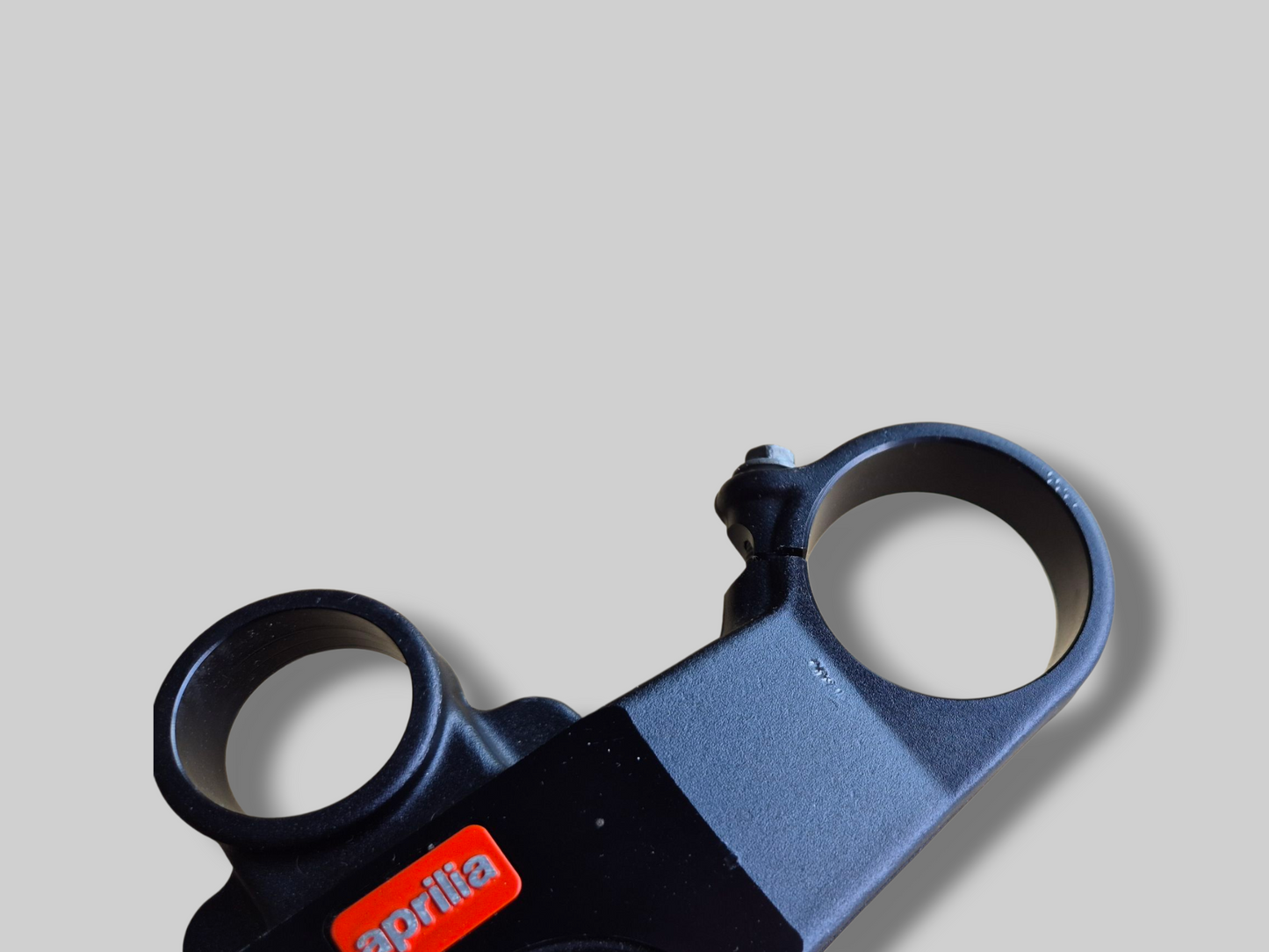 TOP YOKE TRIPLE CLAMP FORK UPPER PLATE AP8123932 Aprilia RSV Mille 98-03