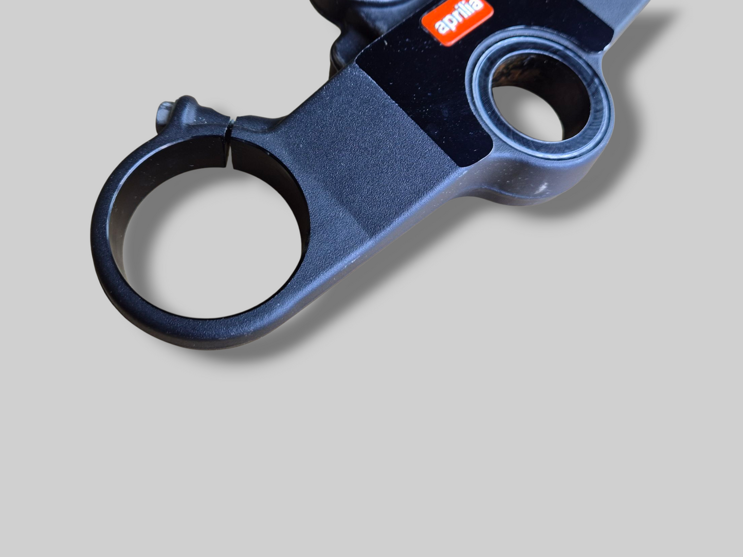 TOP YOKE TRIPLE CLAMP FORK UPPER PLATE AP8123932 Aprilia RSV Mille 98-03