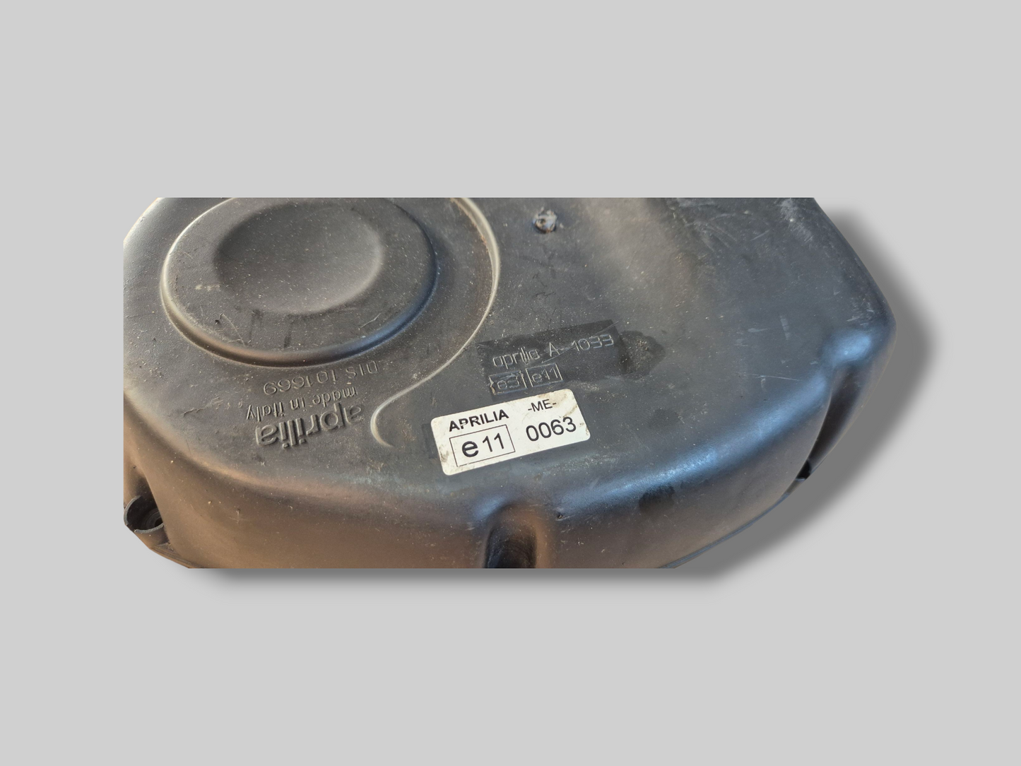 UPPER SIDE AIRBOX FILTER CASE AP8138553 Aprilia RSV Mille 1998-2000