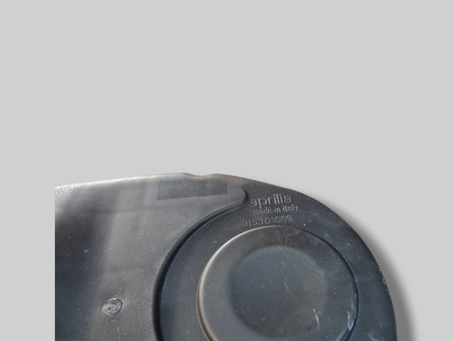 UPPER SIDE AIRBOX FILTER CASE AP8138553 Aprilia RSV Mille 1998-2000
