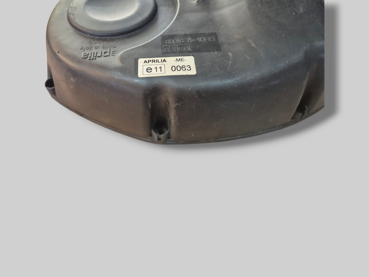 UPPER SIDE AIRBOX FILTER CASE AP8138553 Aprilia RSV Mille 98-00 / SL1000 Falco 00-03