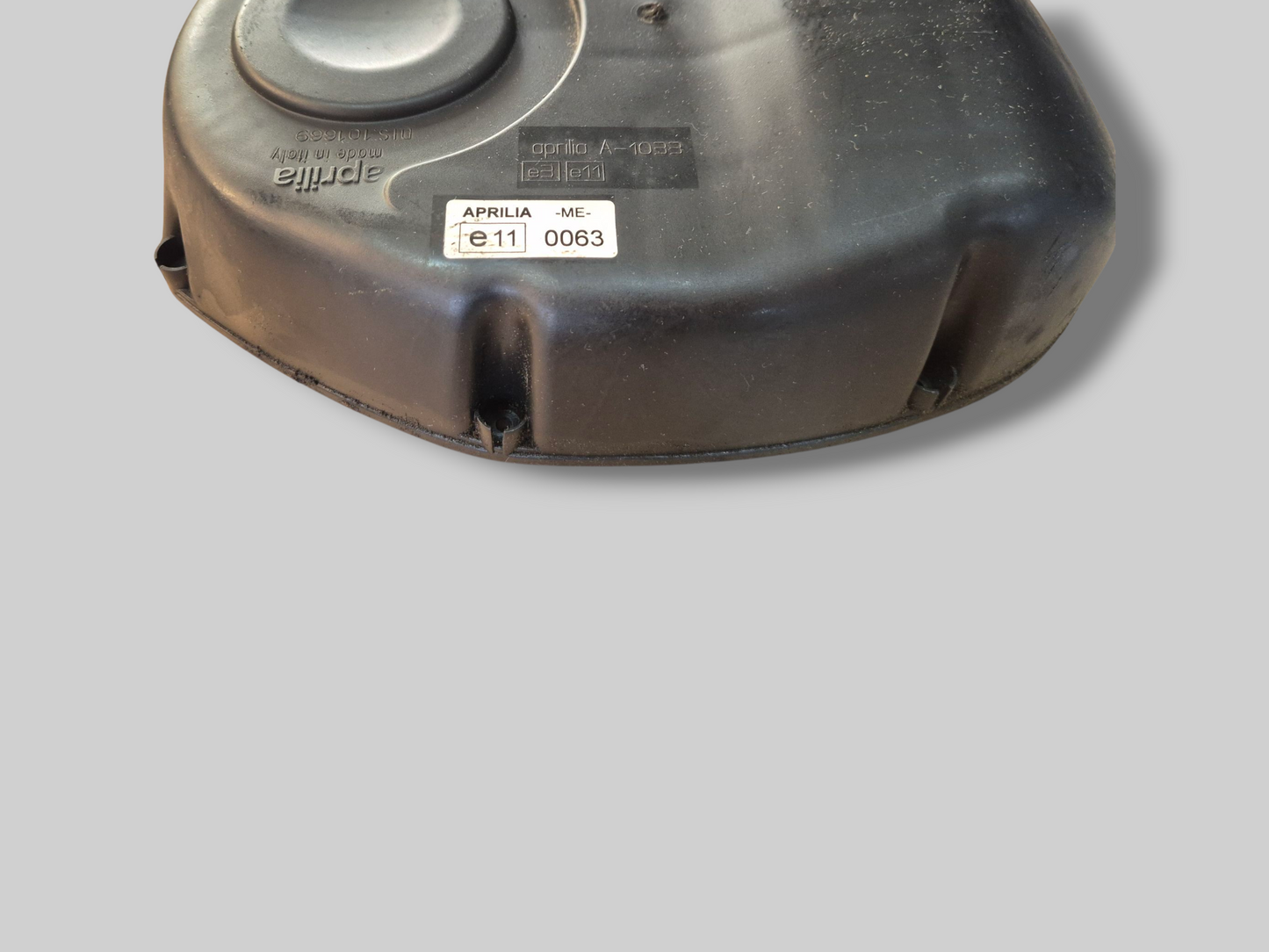UPPER SIDE AIRBOX FILTER CASE AP8138553 Aprilia RSV Mille 98-00 / SL1000 Falco 00-03