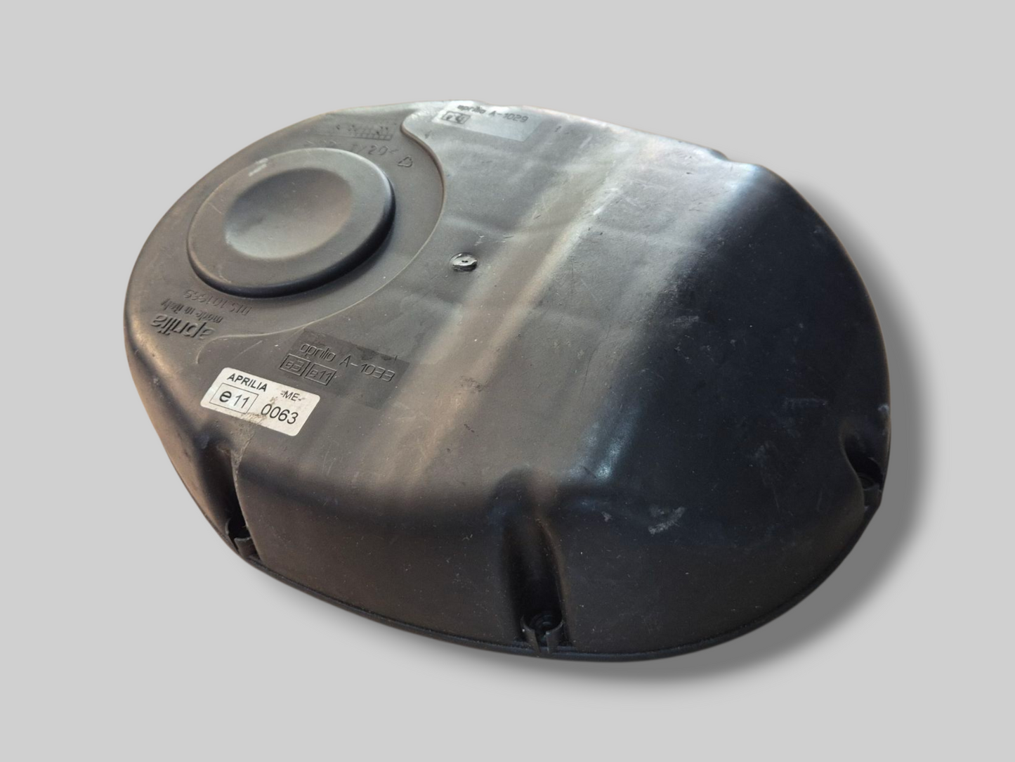 UPPER SIDE AIRBOX FILTER CASE AP8138553 Aprilia RSV Mille 1998-2000 / SL1000 Falco 2000-2003