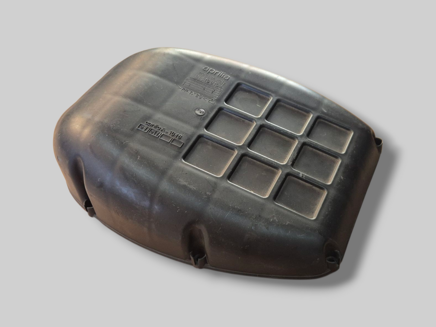 UPPER AIRBOX HOUSING TOP LID AP8158111 Aprilia RSV1000R 04-10 / Tuono 1000R 06-10