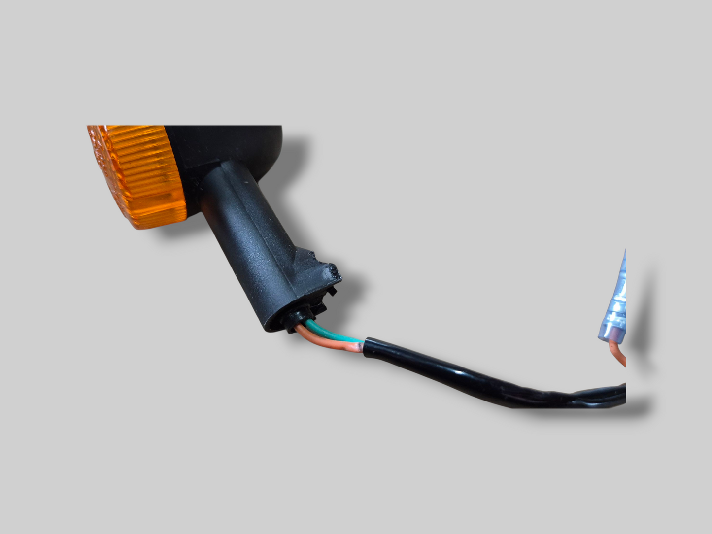 RH FRONT / LH REAR INDICATOR ME AP8124286 Aprilia RSV Mille 98-03 / SL1000 Falco 00-03