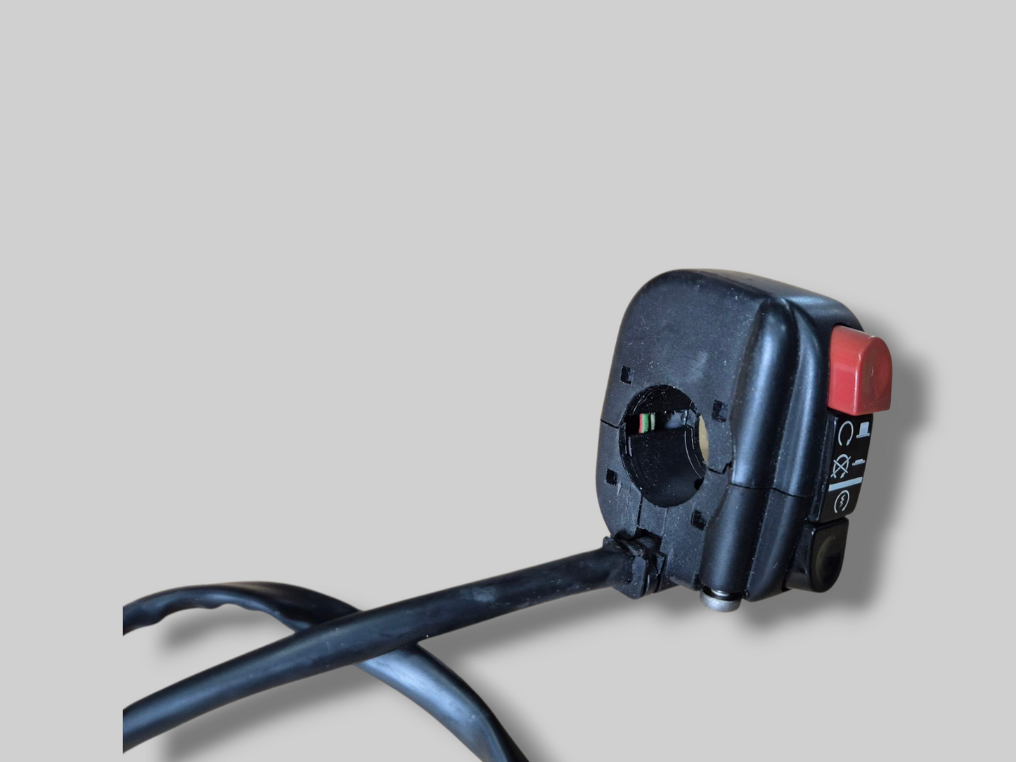 RIGHT-HAND SIDE HANDLEBAR KILLSWITCH AP8118580 Aprilia RSV Mille 01-03 / Tuono 02-05