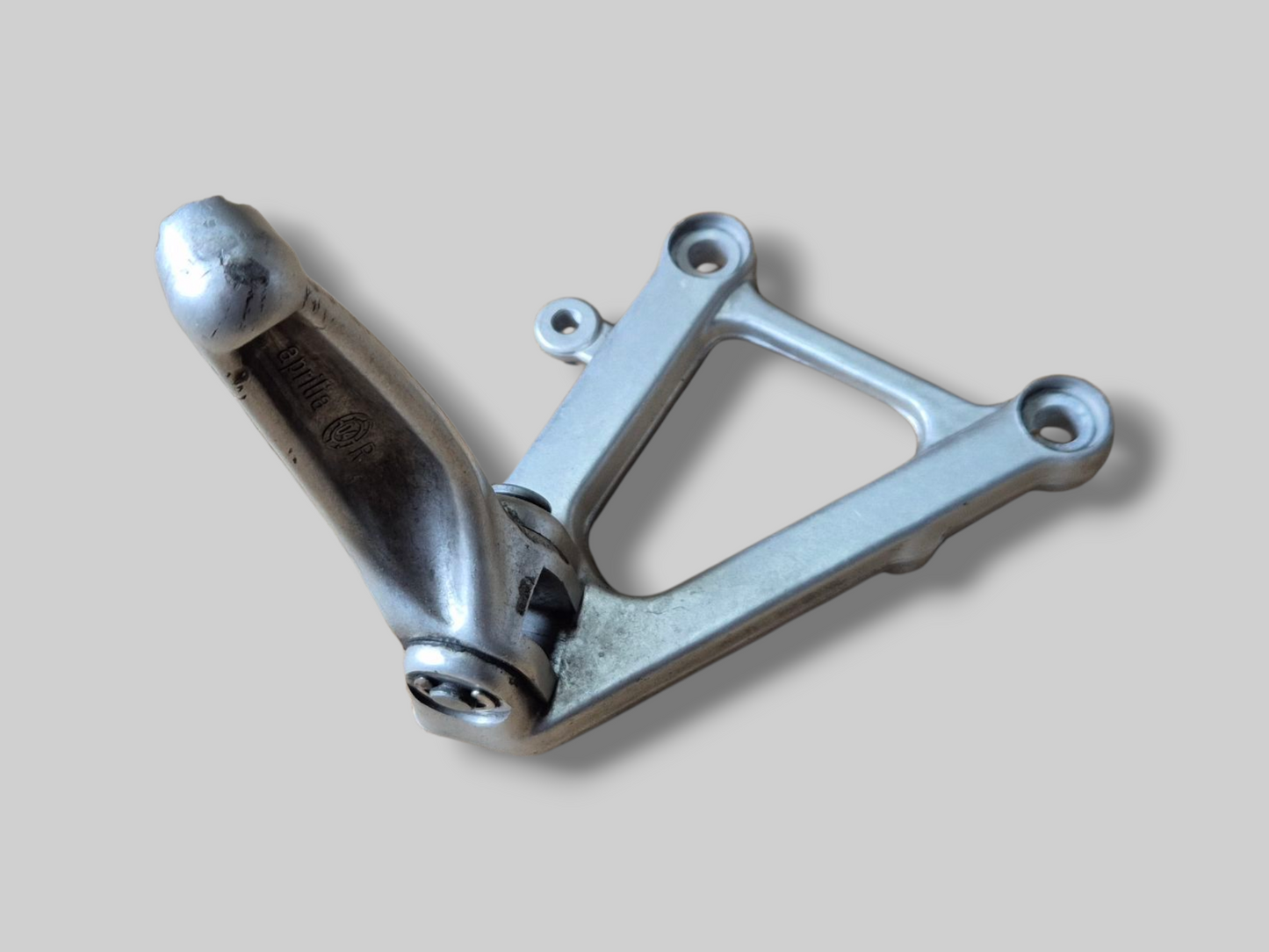 RIGHT-HAND SIDE FOOTREST REARSET AP8135909 Aprilia RSV Mille 98-03 / Tuono 02-05