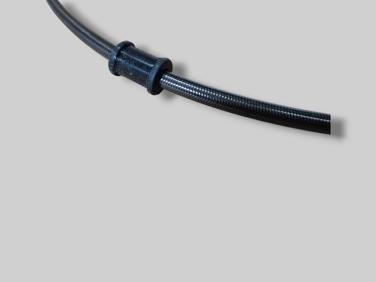 HEL STEEL-BRAIDED LINE/HOSE 760MM Aprilia RSV Mille 98-03 / Tuono 02-05 / SL1000 Falco 00-03