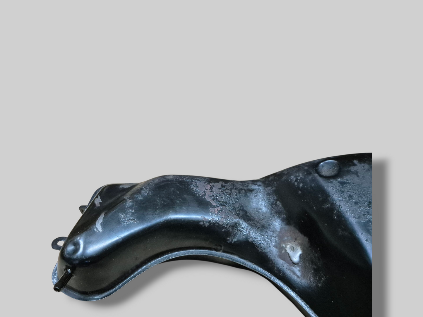 OLIETANKRESERVOIR AP8138558 Aprilia RSV Mille 98-03 / Tuono 02-05
