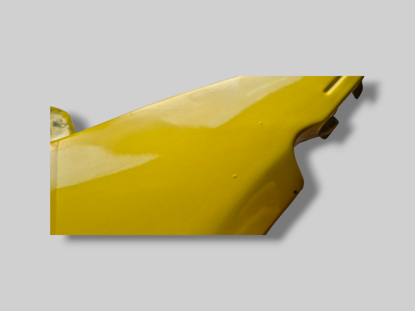 FLASHY YELLOW LEFT-HAND SIDE FUEL TANK SIDE PANEL AP8148952 Aprilia RSV Mille 98-00