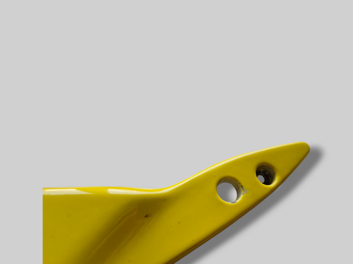 FLASHY YELLOW RIGHT-HAND SIDE FUEL TANK SIDE PANEL AP8148951 Aprilia RSV Mille 98-00