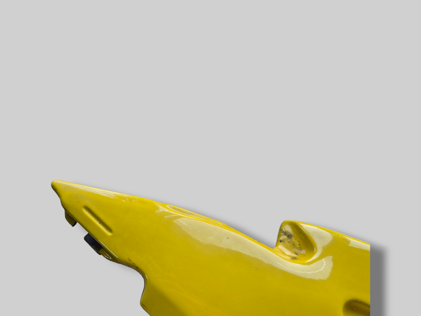 FLASHY YELLOW RIGHT-HAND SIDE FUEL TANK SIDE PANEL AP8148951 Aprilia RSV Mille 98-00
