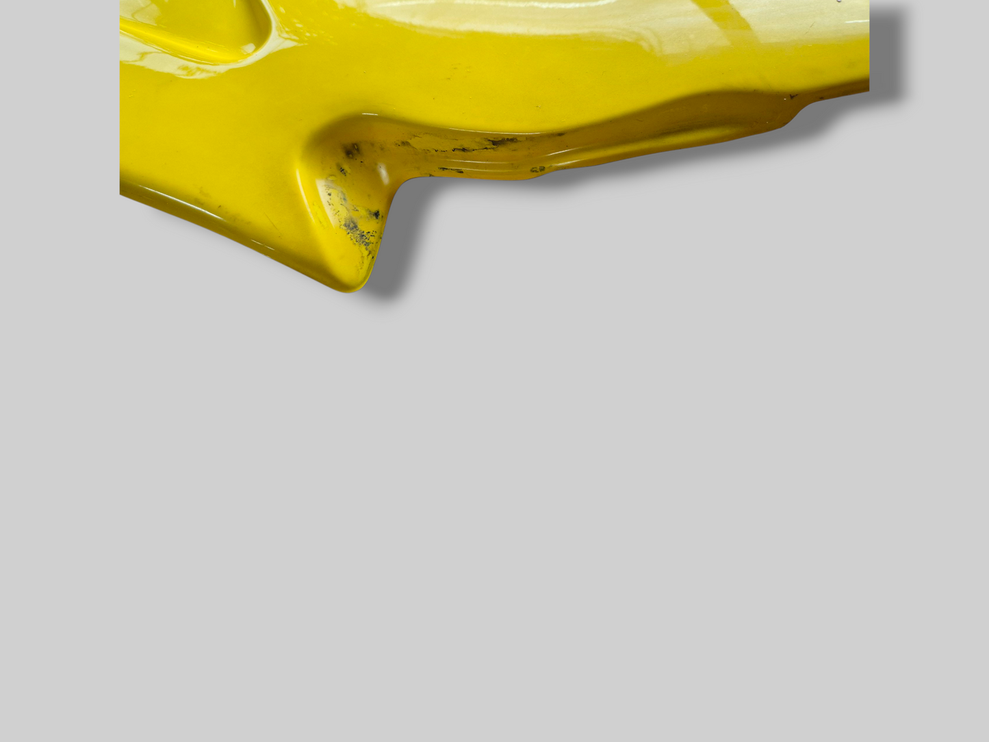 FLASHY YELLOW RIGHT-HAND SIDE FUEL TANK SIDE PANEL AP8148951 Aprilia RSV Mille 98-00