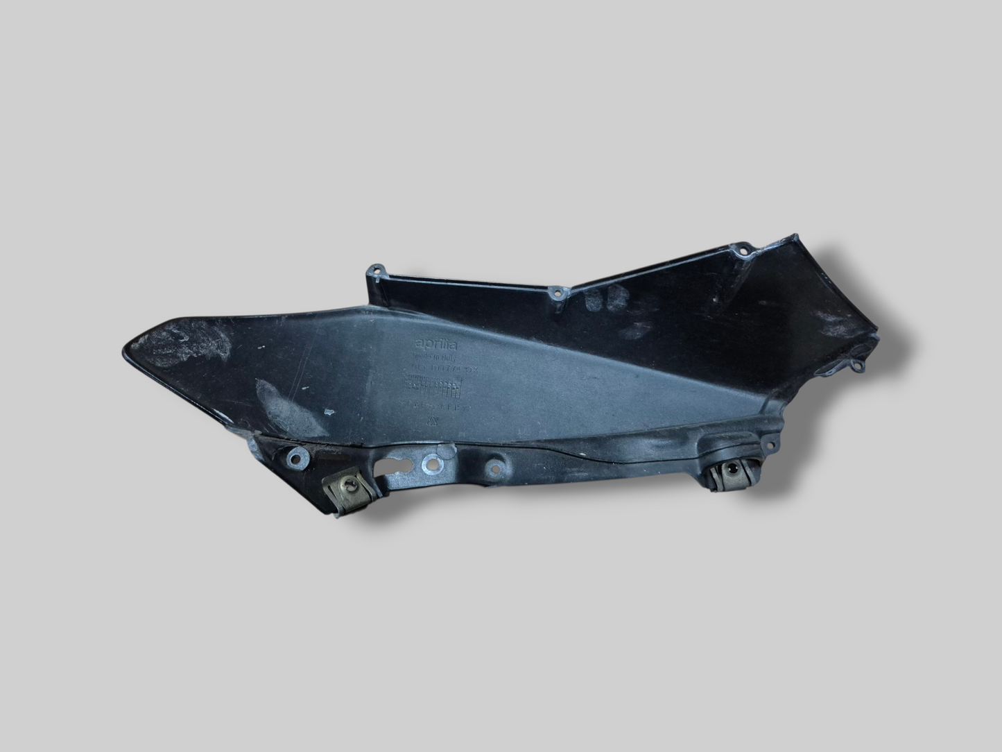 RIGHT-HAND OUTER AIR INTAKE DUCT AP8139416 Aprilia RSV Mille 1998-2003