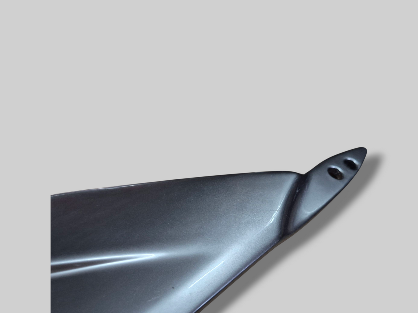 RIGHT-HAND SIDE FUEL TANK SIDE PANEL AP8138587 Aprilia RSV Mille 98-00