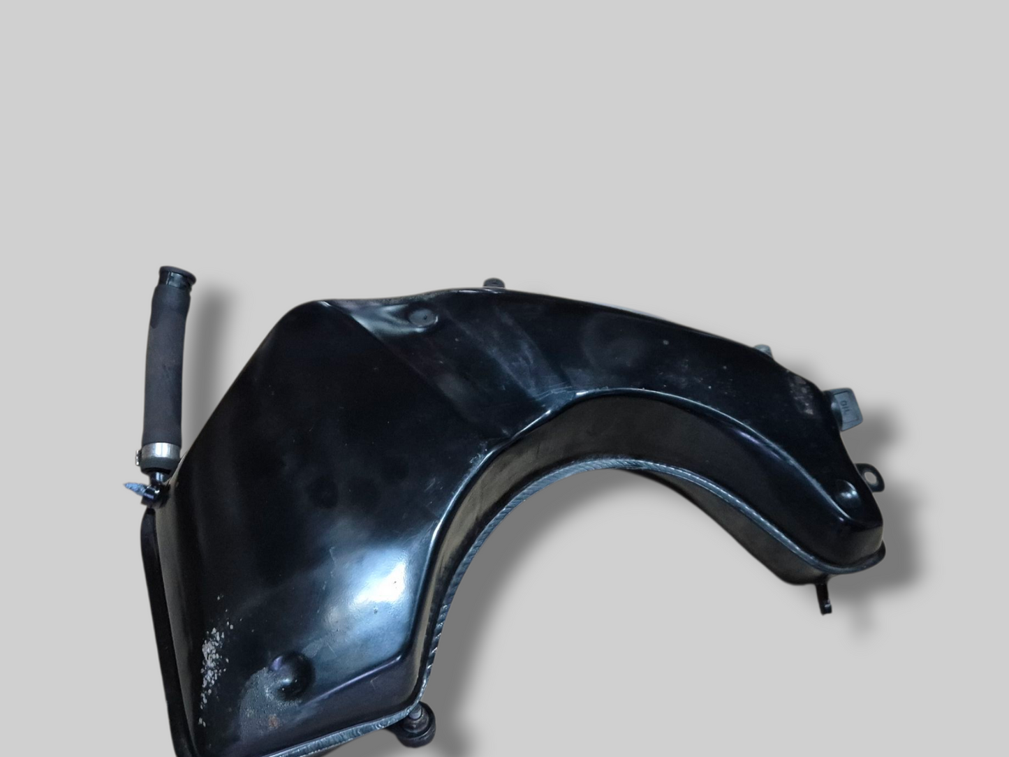 OLIETANKRESERVOIR AP8138558 Aprilia RSV Mille 98-03 / Tuono 02-05
