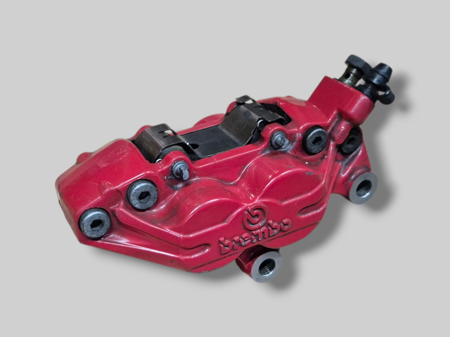 FRONT RIGHT BRAKE CALIPER BREMBO P2 RED AP8113774 Aprilia RSV Mille 98-03 / Tuono 02-05