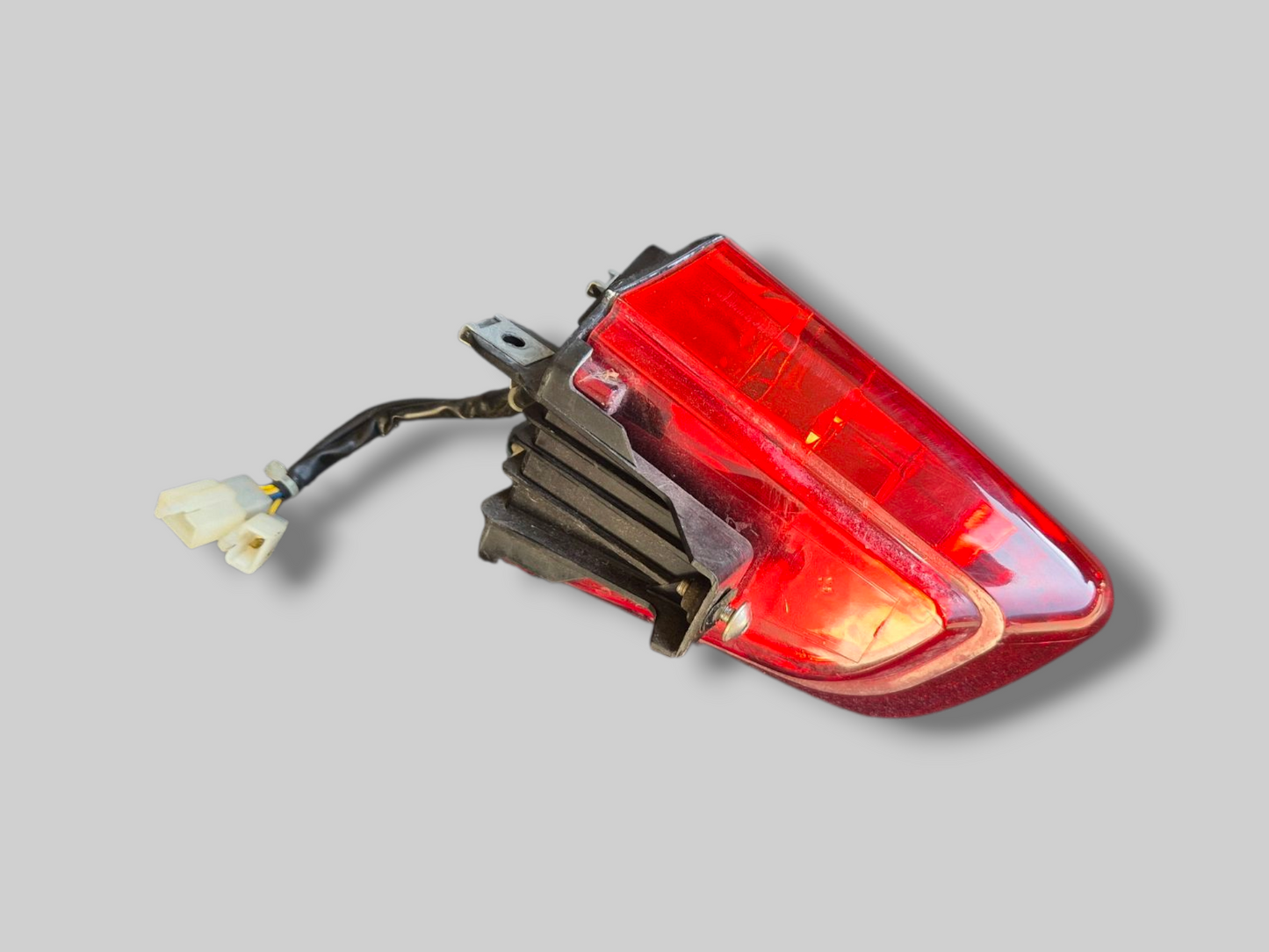 TAIL LIGHT AP8127153 Aprilia RSV1000R 2004-2005