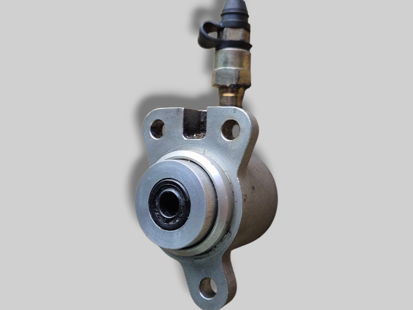 CLUTCH COMMAND SLAVE CYLINDER AP8106381 Aprilia RSV Mille 98-03 / Tuono 02-05