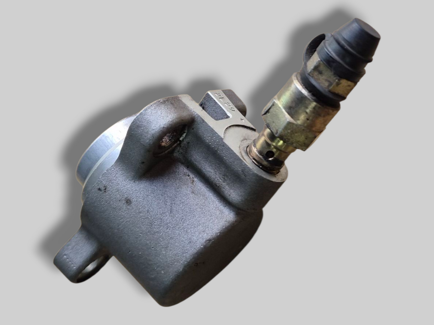 CLUTCH COMMAND SLAVE CYLINDER AP8106381 Aprilia RSV Mille 98-03 / Tuono 02-05