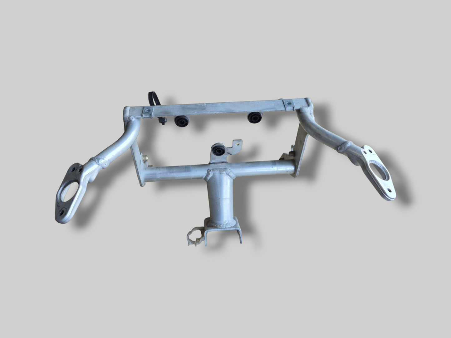 INSTRUMENT CLUSTER HOLDER FRONT SUBFRAME AP8135905 Aprilia RSV Mille 98-03